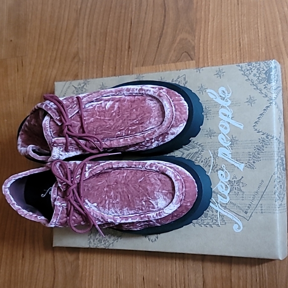 FREE PEOPLE Convertible Velvet Loafer - Picture 9 of 10